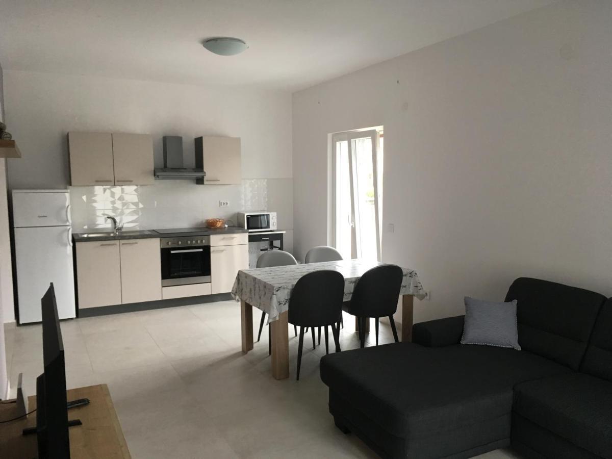 Apartment Urem Biograd Na Moru Exterior photo