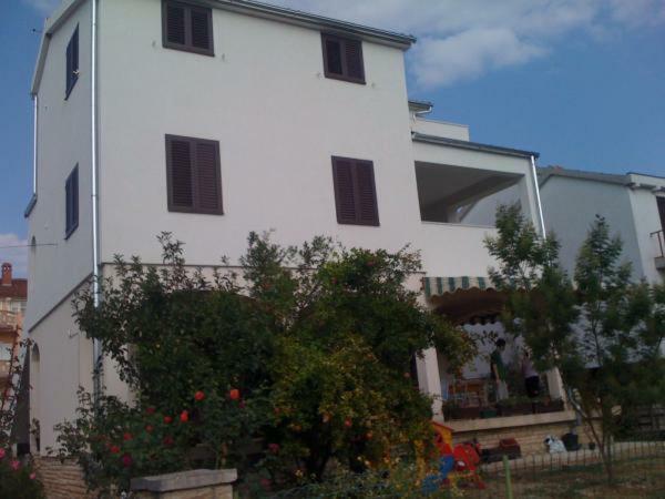 Apartment Urem Biograd Na Moru Exterior photo