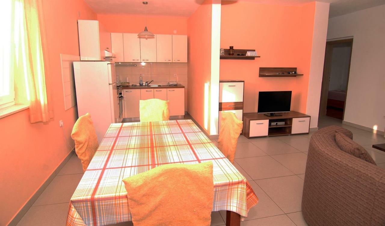 Apartment Urem Biograd Na Moru Exterior photo