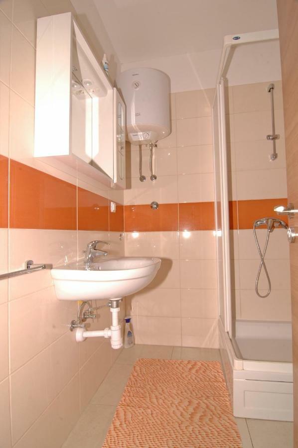 Apartment Urem Biograd Na Moru Exterior photo